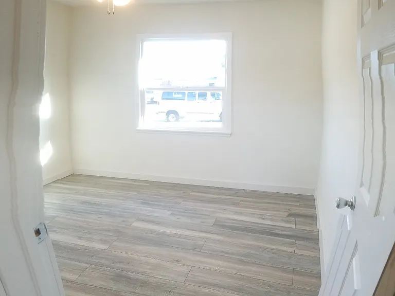 12001 College Ave — Photo 8