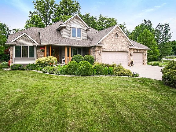 4th image of 434 Meadowbrook Dr