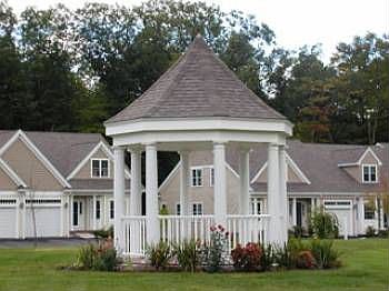 2nd image of 475 Blue Heron Dr