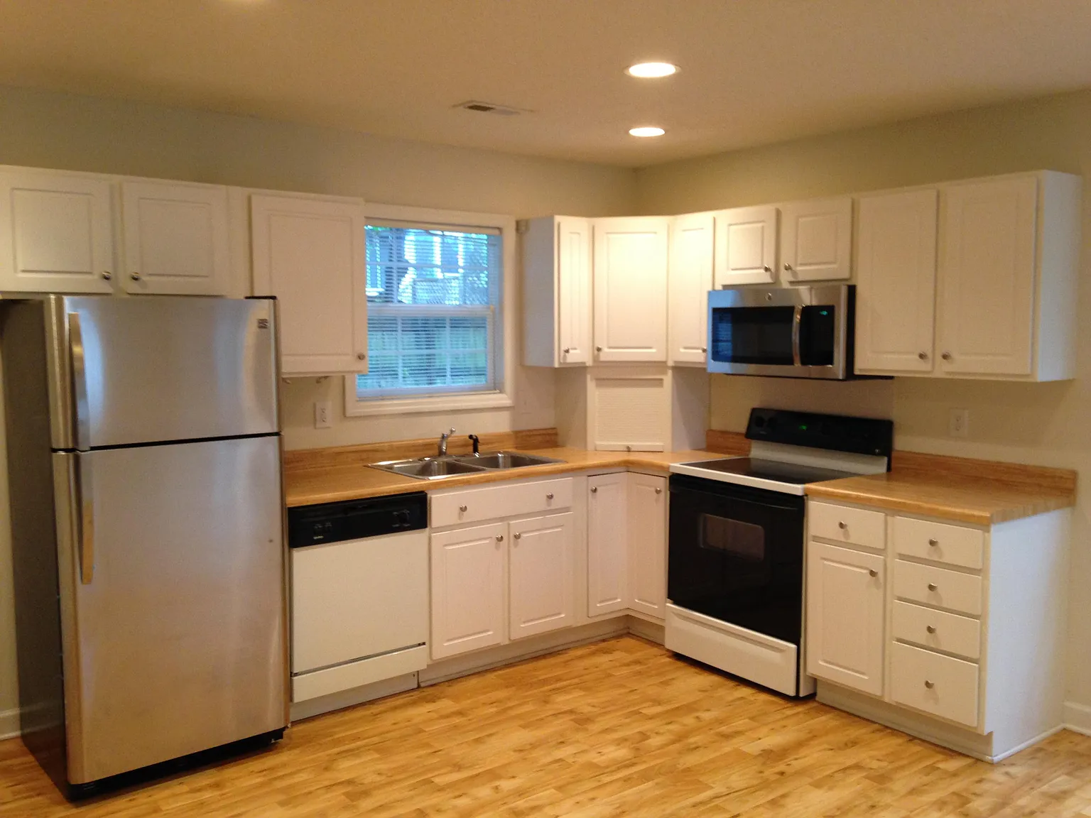 2 bed, 2.5 bath, $1,650 — Photo 2
