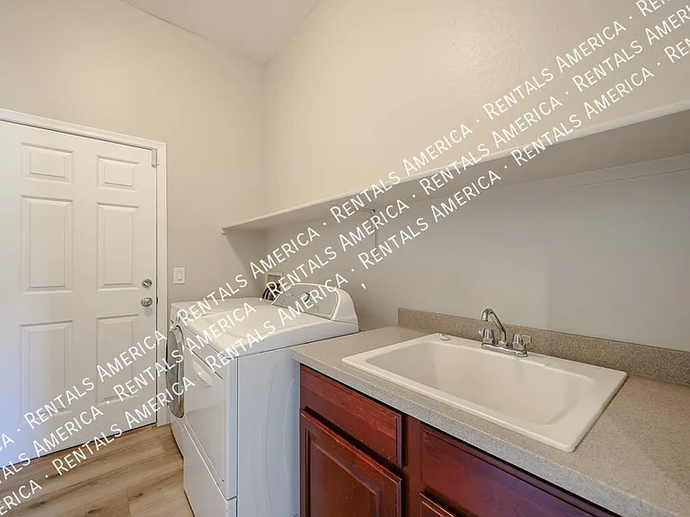 18676 E Braeburn Ln — Photo 21
