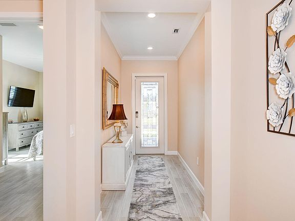 4th image of 491 SE Mulberry Way