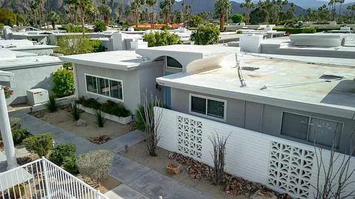 2518 S Sierra Madre — Photo 6