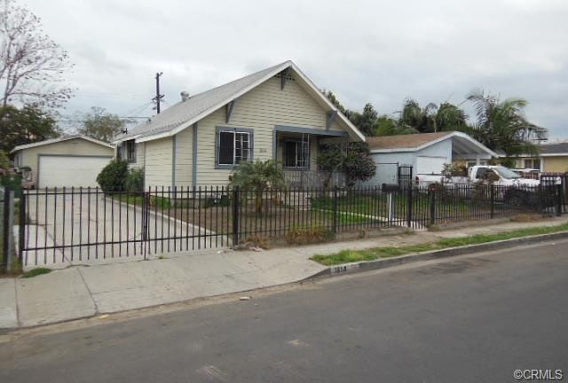 1st image of 1814 E 106th St