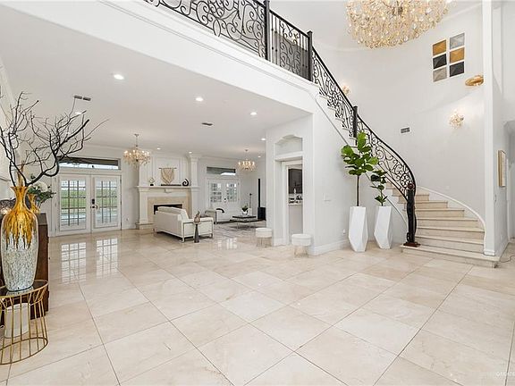 4th image of 1210 Hacienda Del Sol