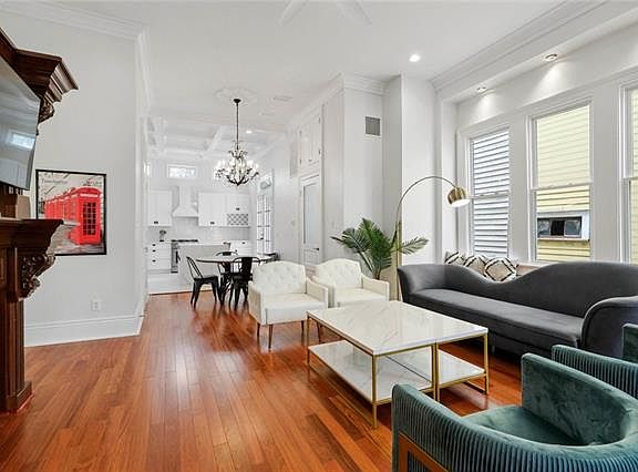 4th image of 1740 Josephine St