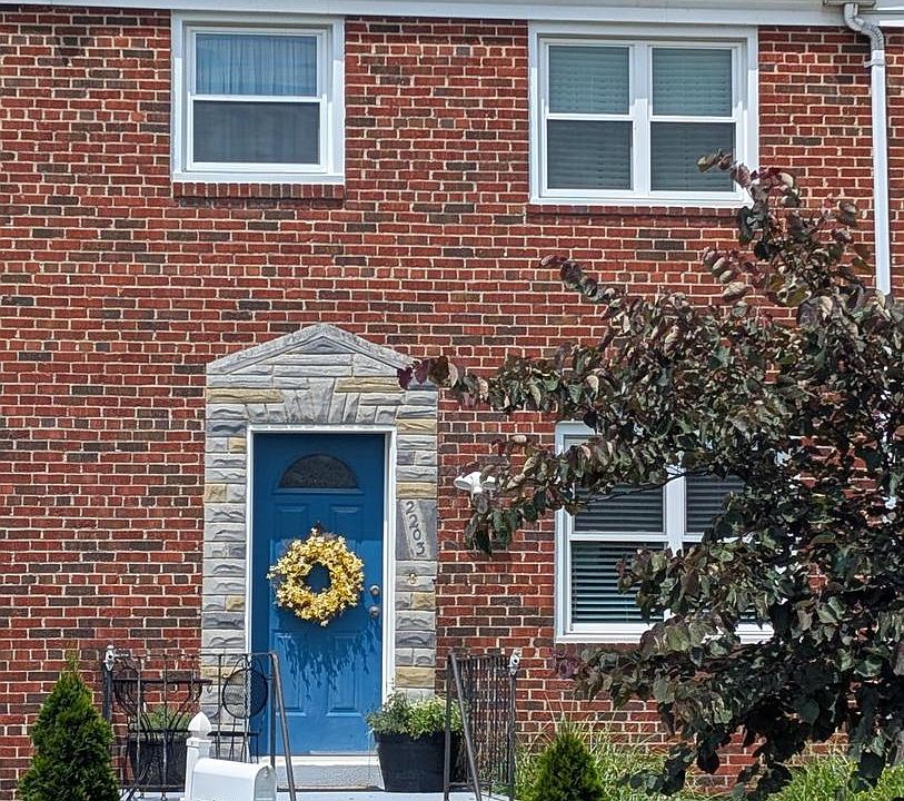 1st image of 2203 Searles Rd