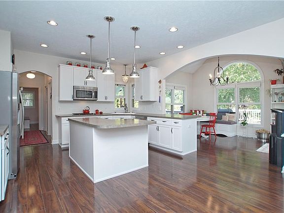 3rd image of 11540 Glenmora Dr