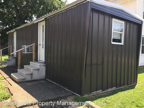 3rd image of 833 2nd St #4