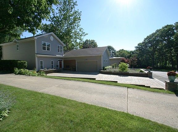 2nd image of 311 Goold Park Dr