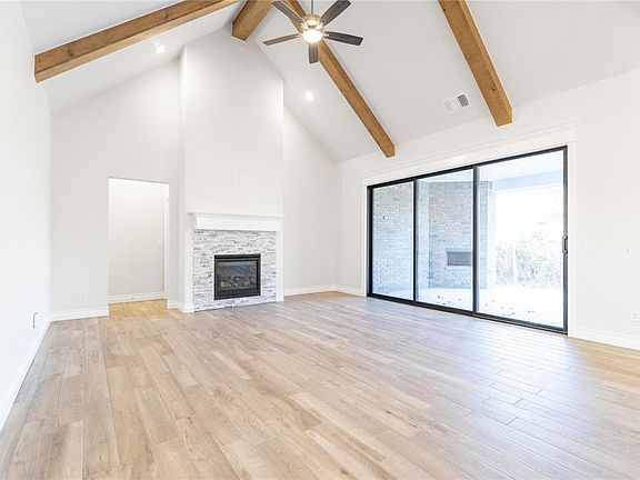 3rd image of 14116 Birch Ln