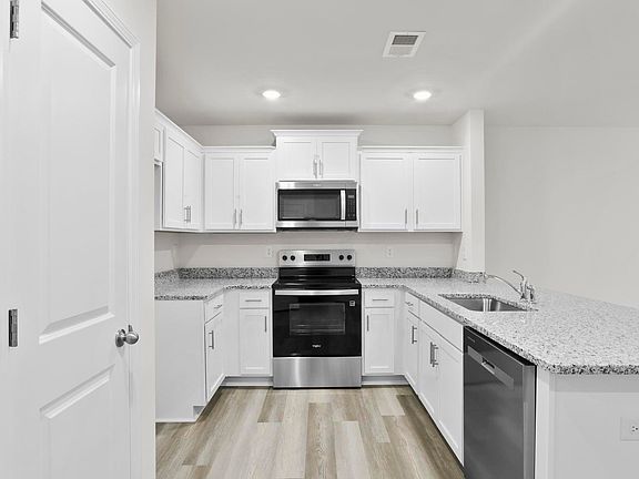 5th image of 410 Silicon Dr