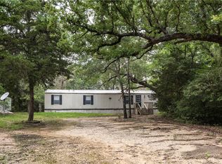 344 Greenleaf Ln, Bryan, TX 77808