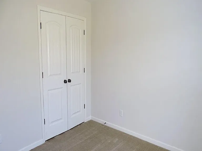 157 Danbury Ln — Photo 4