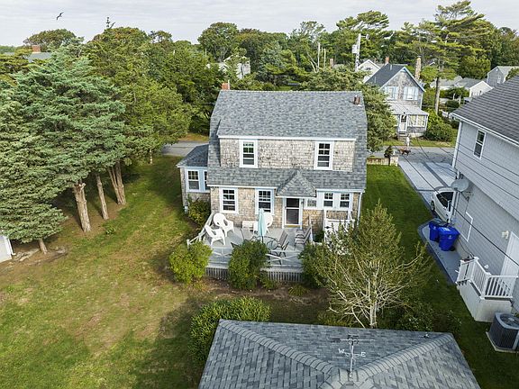 3rd image of 33 Kennebec Avenue