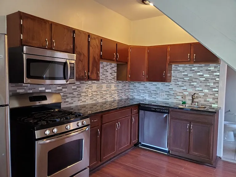 95 W 1st Ave #6 — Photo 1