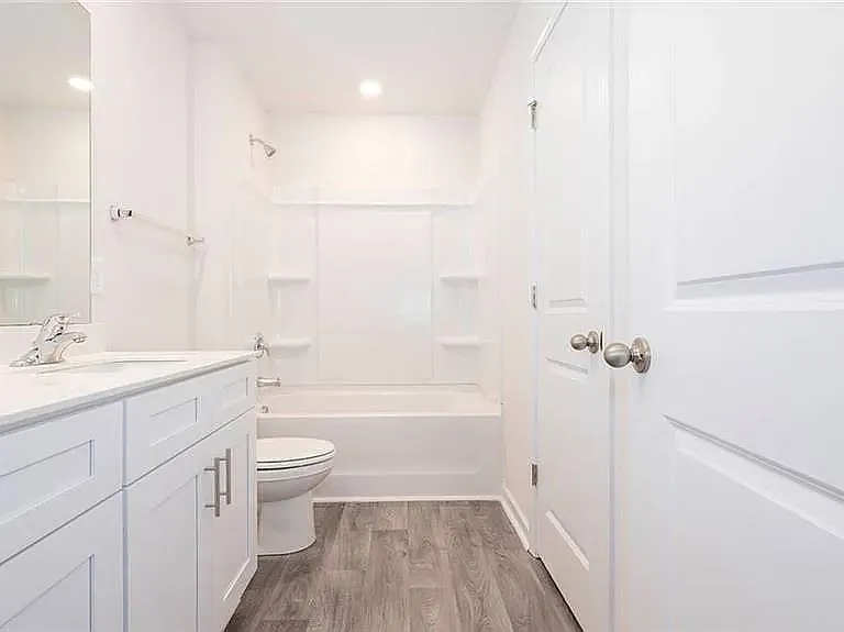 2nd bath room