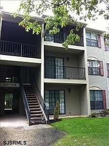 2nd image of 113 Sussex Pl #1316
