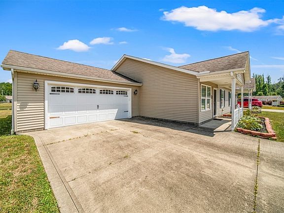 3rd image of 309 Woodland Way #A