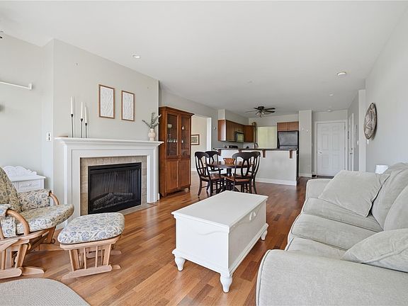 5th image of 770 Vesuvius Bay Rd #11