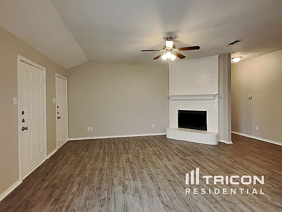 3rd image of 2834 Coral Dr