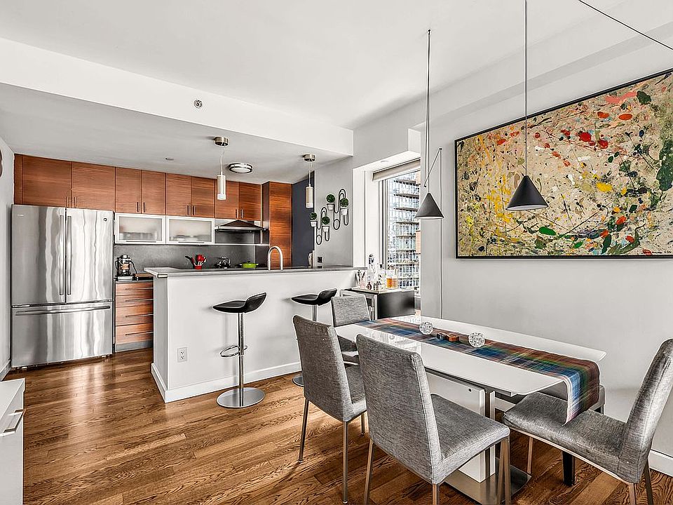 1st image of 225 W 60th St APT 15C