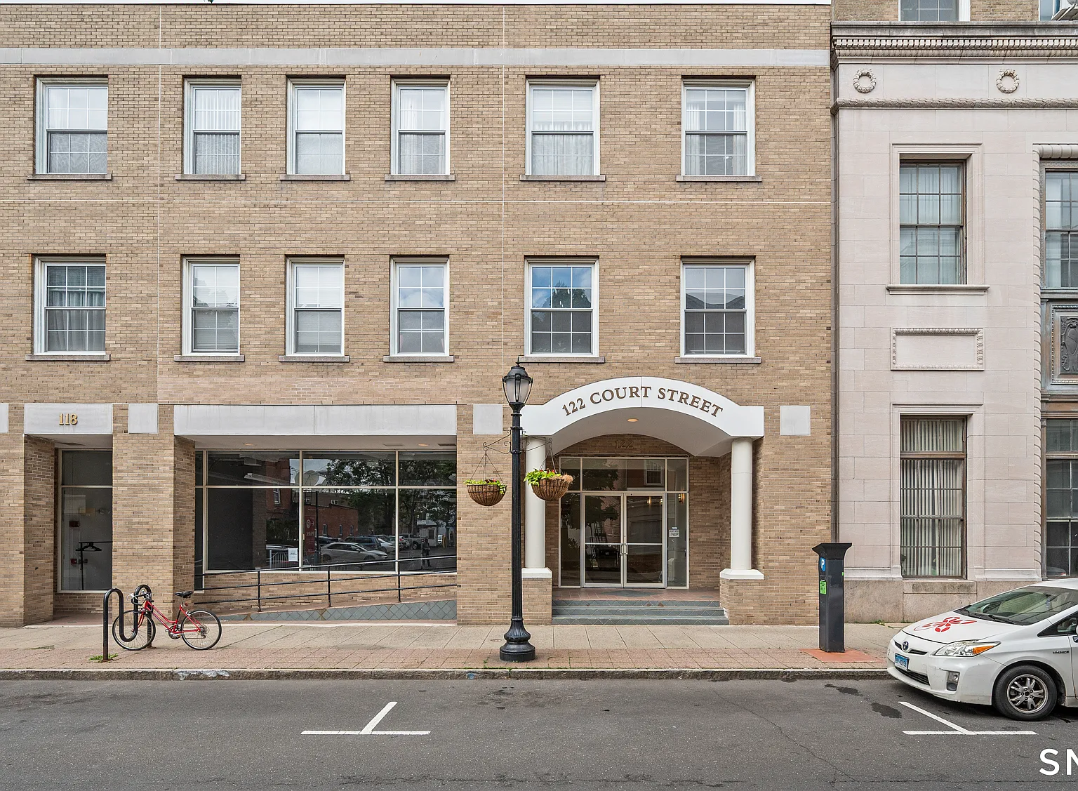 1 bed, 1.5 bath, 672 sqft, $2,050 — Photo 2
