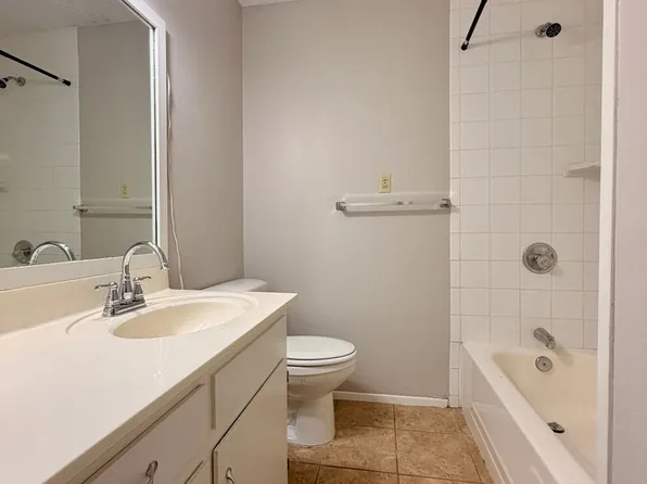 422 Craddock Ave, San Marcos, TX 78666