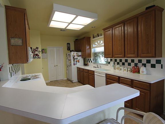 5th image of 9511 Doss St