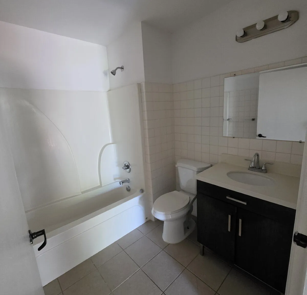 2 bed, 1.0 bath, 700 sqft, $1,300 — Photo 4