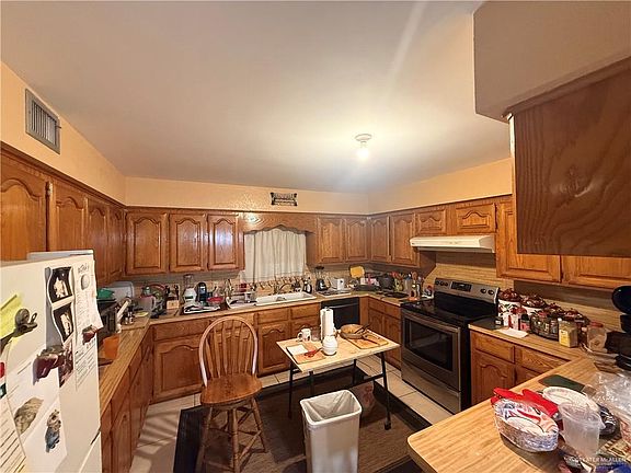 2nd image of 1812 Rosalinda St