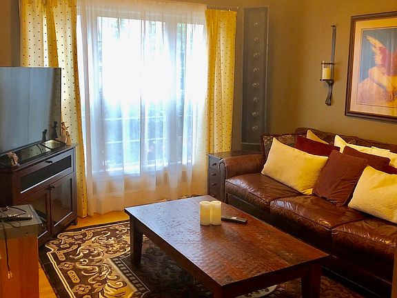 4th image of 261 N Wilmette Ave #261