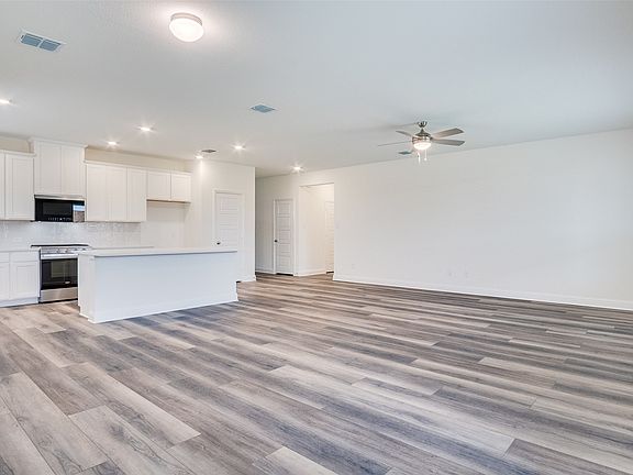 2nd image of 113 Gallegos Dr