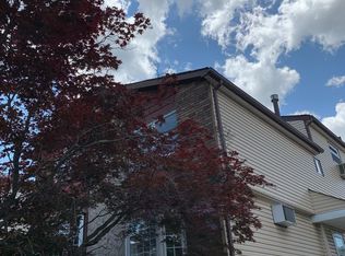 26 Hewitt Ave, Staten Island, NY 10301