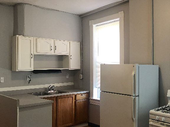 2nd image of 3135-37 Chippewa St #3137-2F