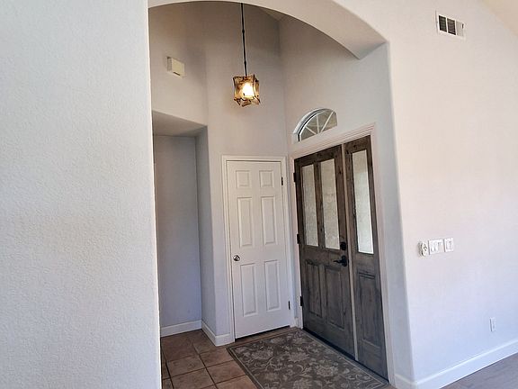 3rd image of 1518 Las Brisas Dr