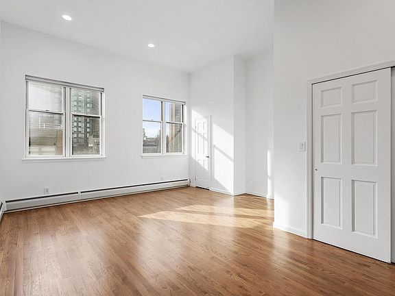 5th image of 182 Norfolk St APT 2