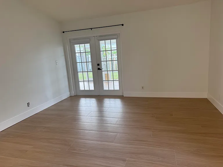 6249 Foster St — Photo 20