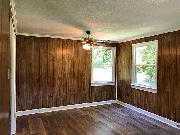 3rd image of 205 Ogburn Dr
