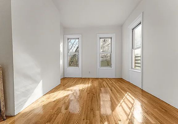 4th image of 2636 Decatur Ave