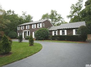 14 Hicks Ln, Old Westbury, NY 11568