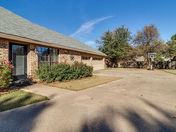 4th image of 1701 Ashbury Ct