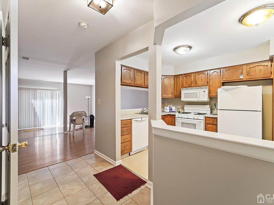 1105 Maplecrest Rd Edison, NJ, 08820 Apartments for Rent Zillow
