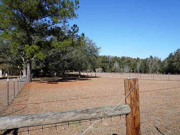 4th image of 463 NW Sugarcane Pl