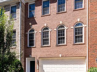 9402 Hucks Bridge Cir, Lorton, VA 22079