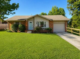 106 Holiday Pl, Madisonville, KY 42431