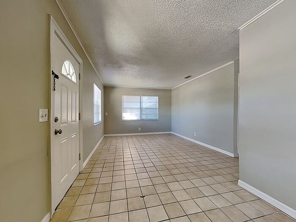 4th image of 2411 Wishing Well Cir