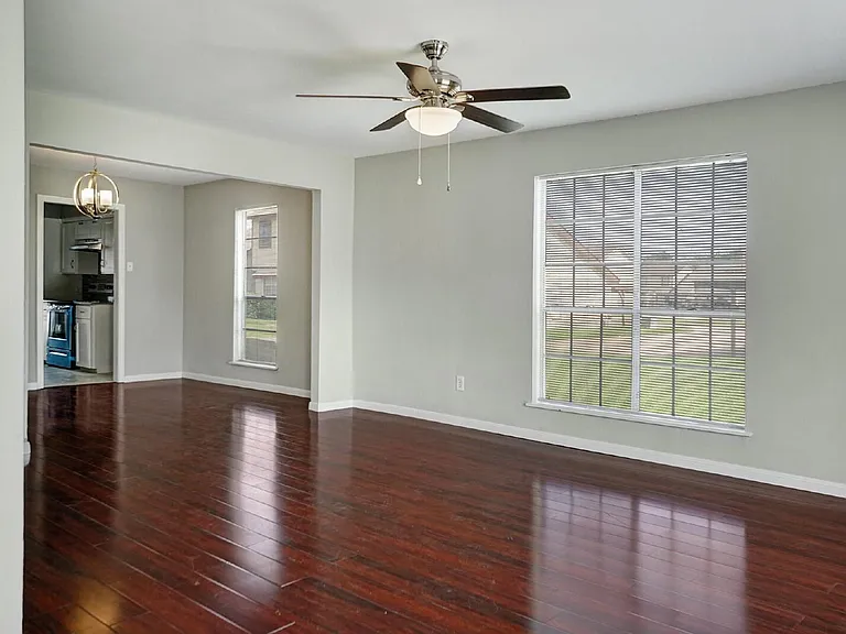1833 Country Village Blvd — Photo 7