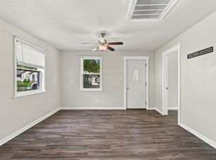 2409 Lyon St, Des Moines, IA 50317