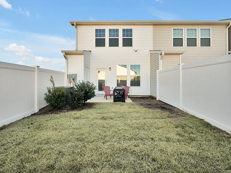 Leland Hill Cir — Photo 15